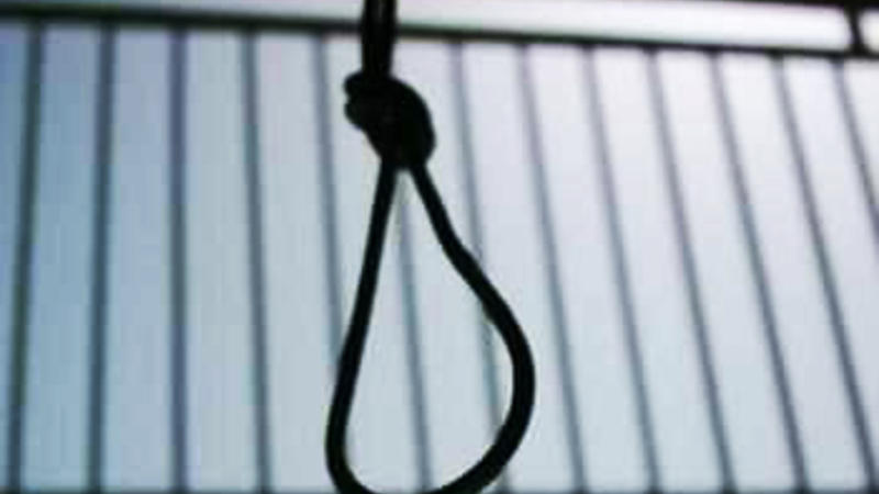 Bakıda 38 yaşlı kişi məktəbin həyətində özünü asdı