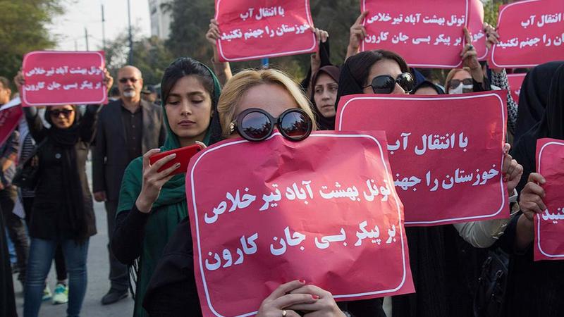 İran baharı başlandı: SEPAH qərargahı yandırıldı, onlarla yaralı var - HÖKUMƏT HƏYƏCANDA