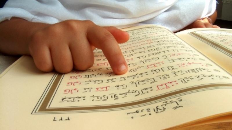 Quran oxuyan ukraynalı qız sosial şəbəkələri ALT-ÜST ETDİ