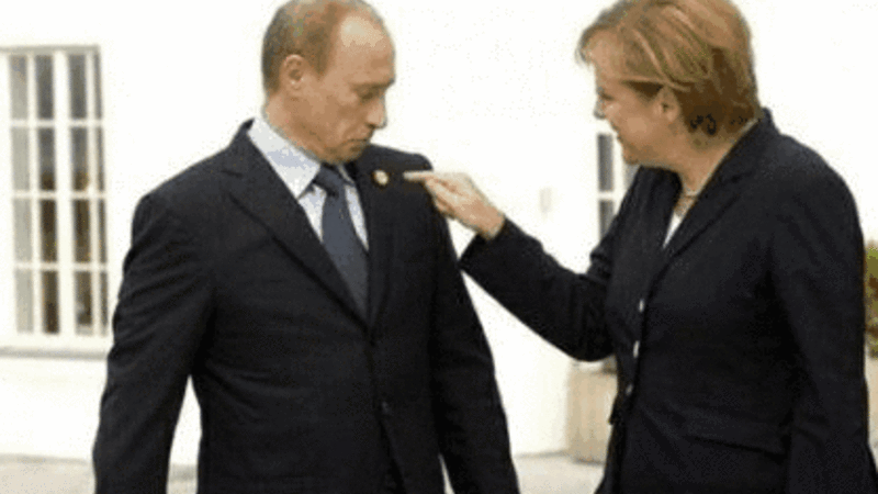 Merkel Putini Britaniya kəşfiyyatına satdı - ŞOK İDDİA