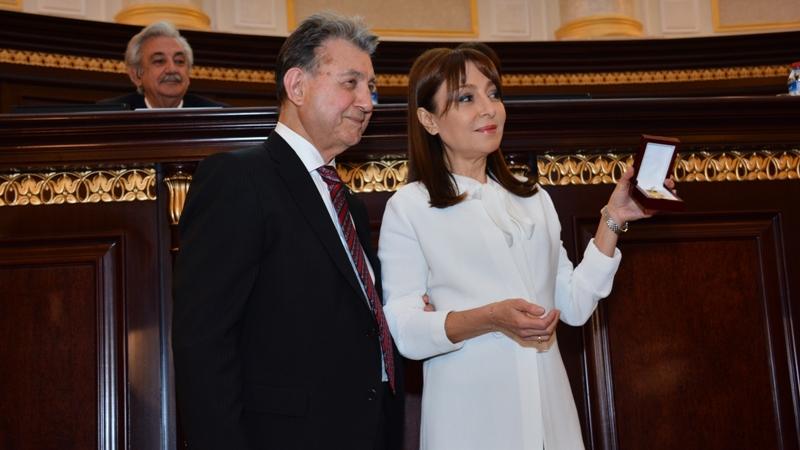 Nərgiz Paşayevaya qızıl medal təqdim edildi - FOTO