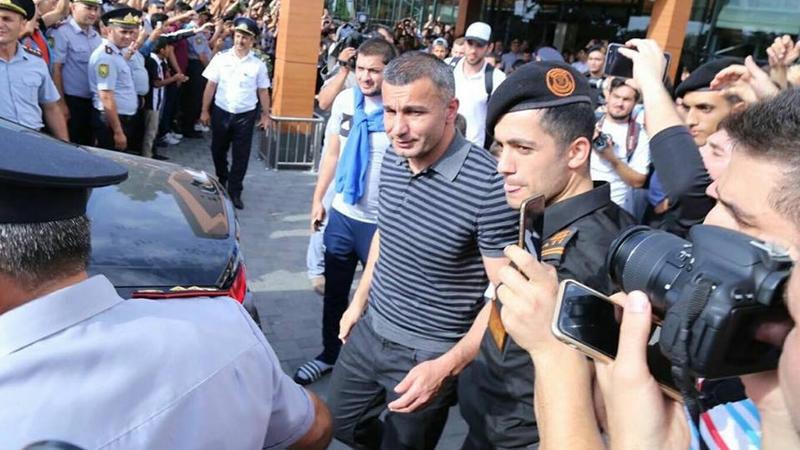 "Qarabağ" Bakıda İZDİHAMLA qarşılandı - VİDEO