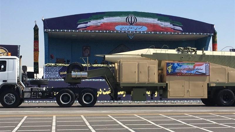 İran yeni ballistik raketi təqdim etdi