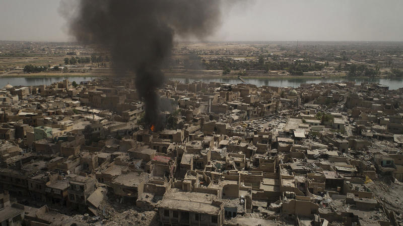 Mosulda silahlar susmadı: gecə boyunca əldən-ələ keçən şəhərdə ölü və yaralılar var