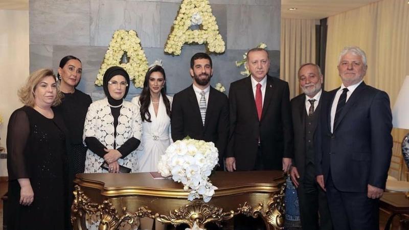 Arda Turan EVLƏNDİ - Türkiyə prezidenti nikah şahidi oldu