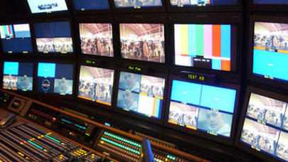 Televiziya və radiolar insanları necə OYUNA GƏTİRDİ? - FOTO/VİDEO