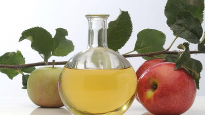 Təbii yolla arıqlamağa kömək edir: alma sirkəsinin möcüzəvi gücü