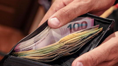 Əmanətçilərə 323 milyon manat geri qaytarılıb