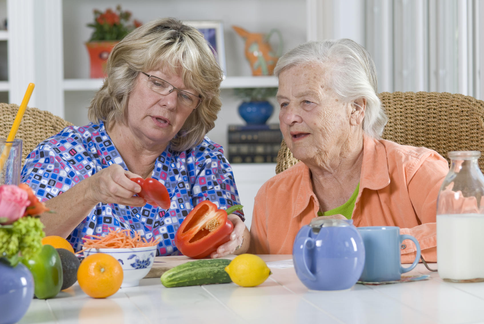 Питания лиц пожилого возраста. Здоровое питание для пожилых. Питание пожилого человека. Правильное питание для пожилых людей. Питание людей пожилого возраста.