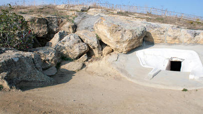 O, mağaraya çəkildi və oradan qeyb oldu...