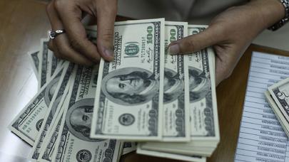 Dollar xeyli UCUZLAŞDI