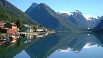 Xüsusi ev, hovuz, səsyazma studiyası, göl qırağı - DÜNYANIN SUPER ŞƏRAİTLİ HƏBSXANALARI - - VİDEO