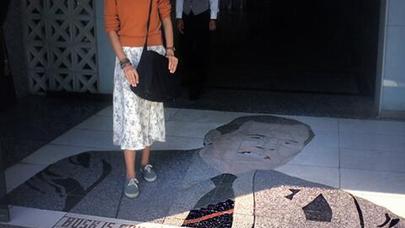 Prezidentin karikaturasına görə qətlə yetirilən qadın rəssam - - FOTO