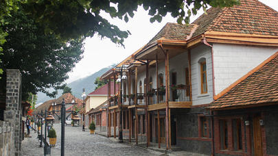 Qadın və uşaqları düşməndən qorumaq üçün burada gizlədiblər - - FOTO