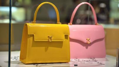 Kraliça II Yelizavetanın çantasındakı SİRR: gizli məqam ÜZƏ ÇIXDI