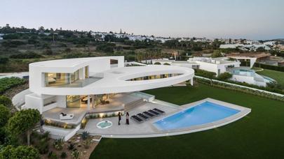 Həndəsi fiqura bənzəyən MALİKANƏ