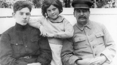 Stalinin əsir düşən oğlu Yakov Cuqaşvili - Səddam Hüseynin atasıdırmı? - - FOTOLAR