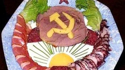 Sovetin bayram GİZLİNLƏRİ: şampan, rəqs, stolüstü əyləncə və... - FOTOLAR