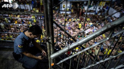 Bu həbsxanaya girən ölmək üçün dua edir - - FOTO