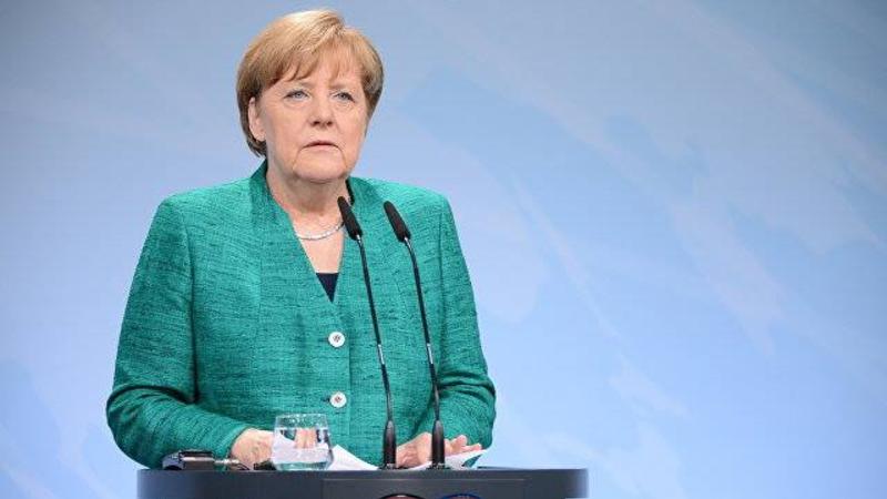 Merkel istefa verəcəyini açıqladı