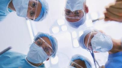 Ən qəddar HƏKİMLƏR: xəstələrin başına min oyun açıb QATİLƏ ÇEVRİLƏNLƏR