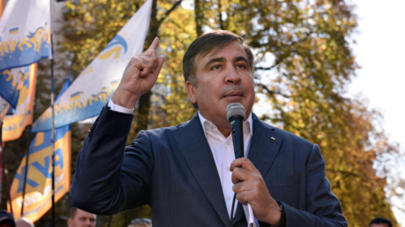 Saakaşvili parlamentin qarşısında çadır qurdu, gecəni orada keçirdi - VİDEO