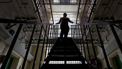 34 il əvvəl zorladığı uşaqla bir HƏBSXANADA: Filmlərə mövzu olacaq CİNAYƏT