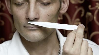 Məşhur ƏTRİYYATÇI bədəndən xoş ətir gəlməsinin sirrini açdı: “Hər gün bu meyvədən yeyin” - - MÜSAHİBƏ