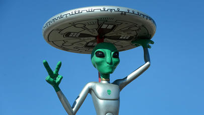 Sabiq müdafiə naziri: "4 növ yadplanetli gəlmişdi, güllələdik"