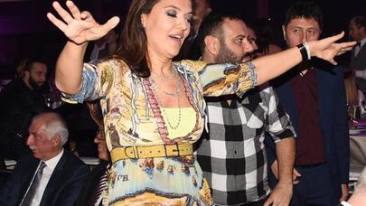 Tanınmış müğənni toya 2300 manatlıq corab geyindi - FOTO -  