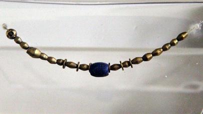 Eramızdan əvvələ aid ən qədim qızıl muncuq - FOTO