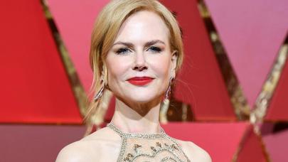 Aktrisa 50 yaşında cavan qalmasınının SİRRİNİ AÇDI