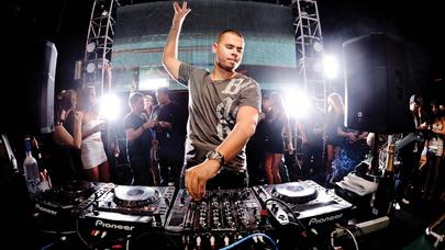 Məşhur DJ Afrojack Bakıya gəlir