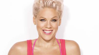 Məşhur müğənni dünyanın ən gözəl qadını elan olundu - FOTO