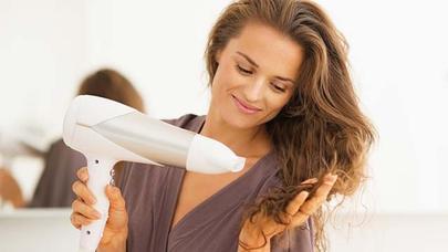 Yaş saçlarla yatmaq HANSI FƏSADLARA yol açır?