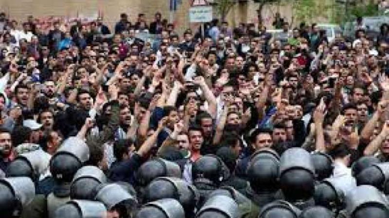 İran qarışdı: On minlərlə etirazçı küçələrdə - FOTOLAR