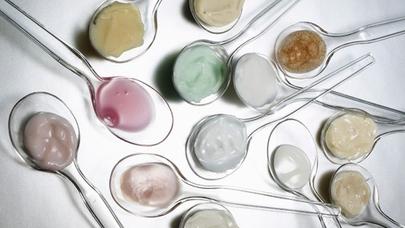 Dərini qocaldan DƏHŞƏTLİ SƏBƏBLƏR - Kremlərin bilmədiyiniz FƏSADLARI