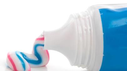 Sızanaqlara diş məcunu sürtsəniz...