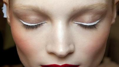 Yay makiyajının son trendi - Ağ qələm - FOTO