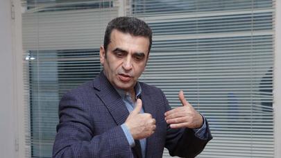 Kamran Həsənli ilə “Üç nöqtə”li söhbət: “Kişiliyə yaraşan hərəkət deyil”