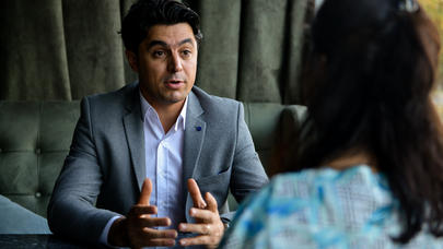 Məşhur iranlı müğənni: "Sizdə müğənnilər bir-birini bıçaqlayır, İranda belə deyil..."