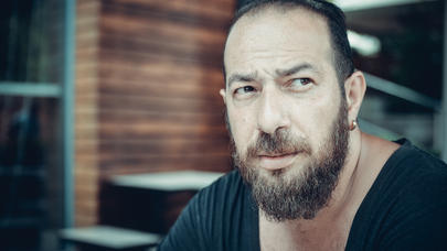 Azərbaycanlı məşhur qeyri-adi filmindən danışdı: "Məktəbə sevişməyə gəlir..." - FOTOLAR