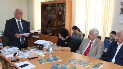 İrəvan xanlığı ilə bağlı əsərlər erməni və fars dillərində - FOTO