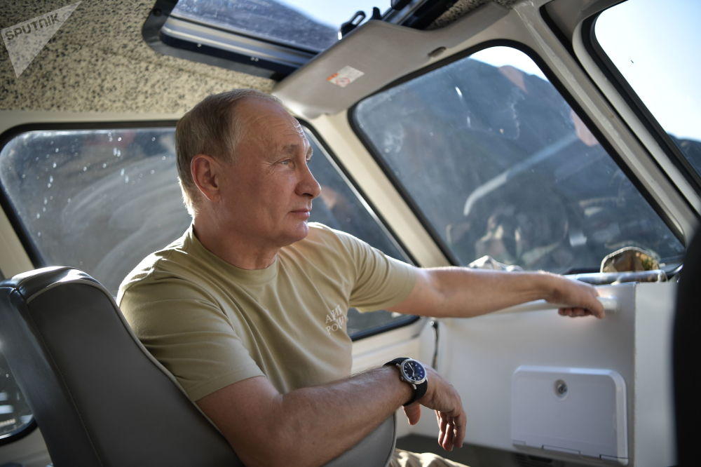 Putinin bitib-tükənməyən avtomobil sevgisi - MARAQLI FOTOLAR - FOTOLAR