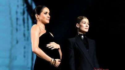 Şahzadənin həyat yoldaşı protokol qaydalarını HEÇƏ SAYDI – FOTO