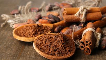 Dodaqlara həcm verib 10 yaş gəncləşməyin ən sadə yolu