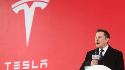 Milyarder iki dəqiqədə 1,1 milyard dollar itirdi