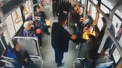 Avtobusda ŞOK OLAY: yaşlı kişi qadının qucağında oturdu və... - ANBAAN VİDEO
