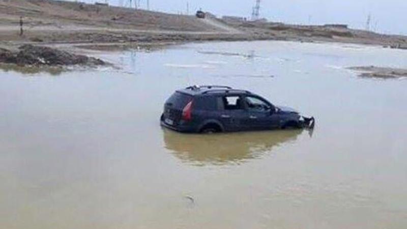 Bakıda sürətlə hərəkət edən avtomobil gölə düşdü - FOTO