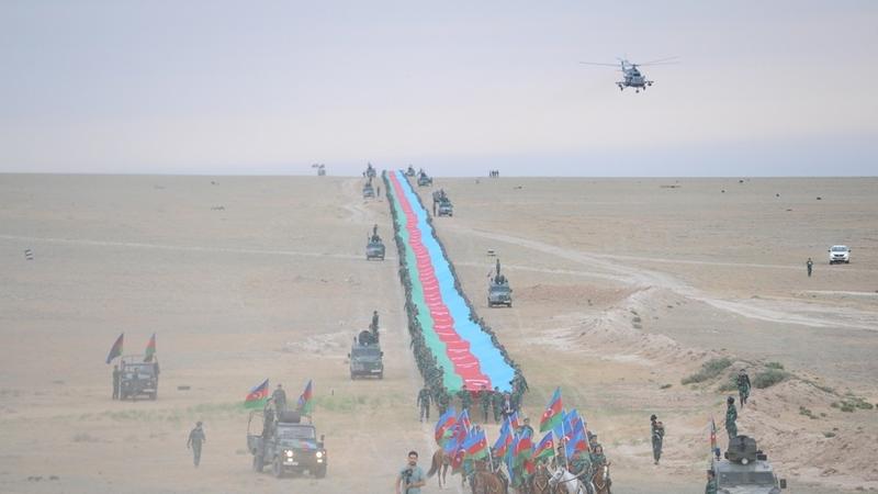 5000 metr uzunluqda Azərbaycan bayrağı hazırlandı - FOTO